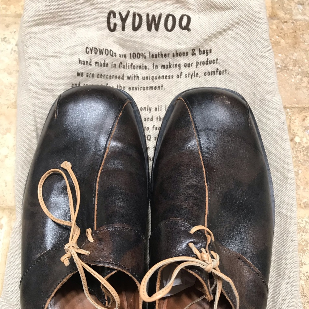 CYDWOQ Hand Made Leather women shoes to compliment your Krista Larson clothing 💕
